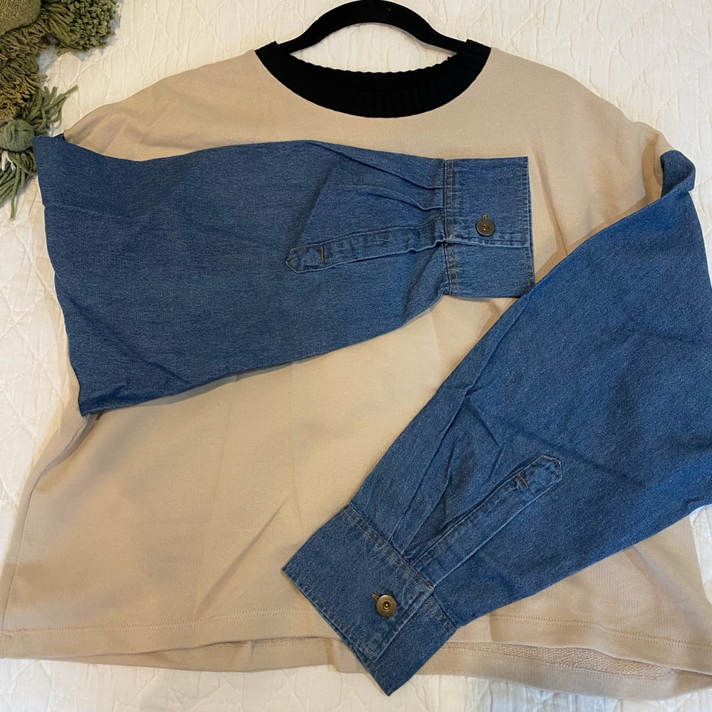 Zara Long Sleeve (from London). Size: Small. Never worn!